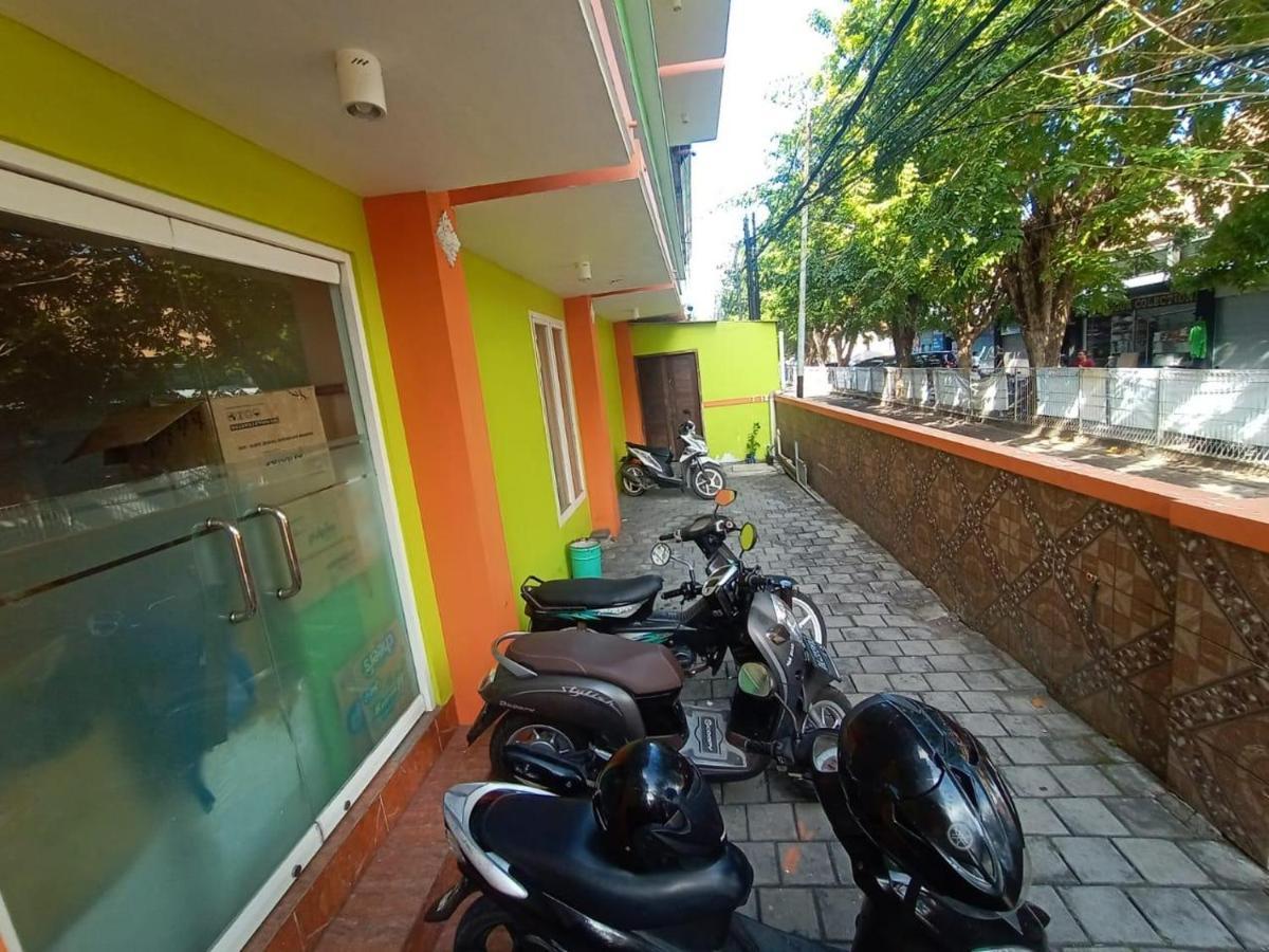 Oyo 90473 Gowin Hotel Kuta Lombok Exterior foto