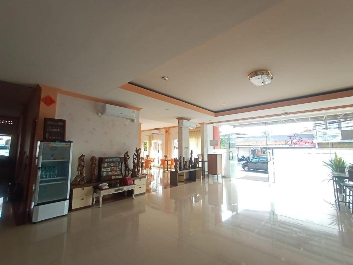 Oyo 90473 Gowin Hotel Kuta Lombok Exterior foto