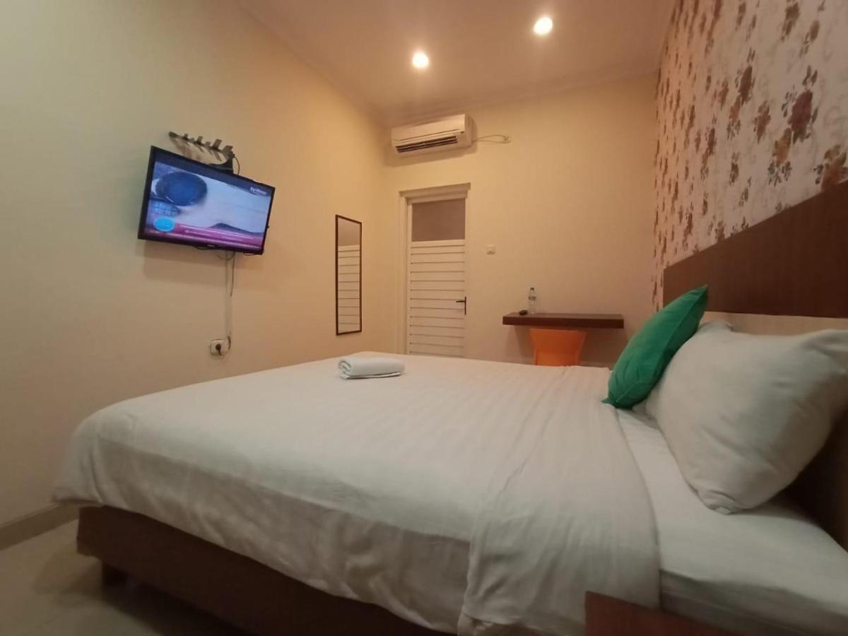 Oyo 90473 Gowin Hotel Kuta Lombok Exterior foto