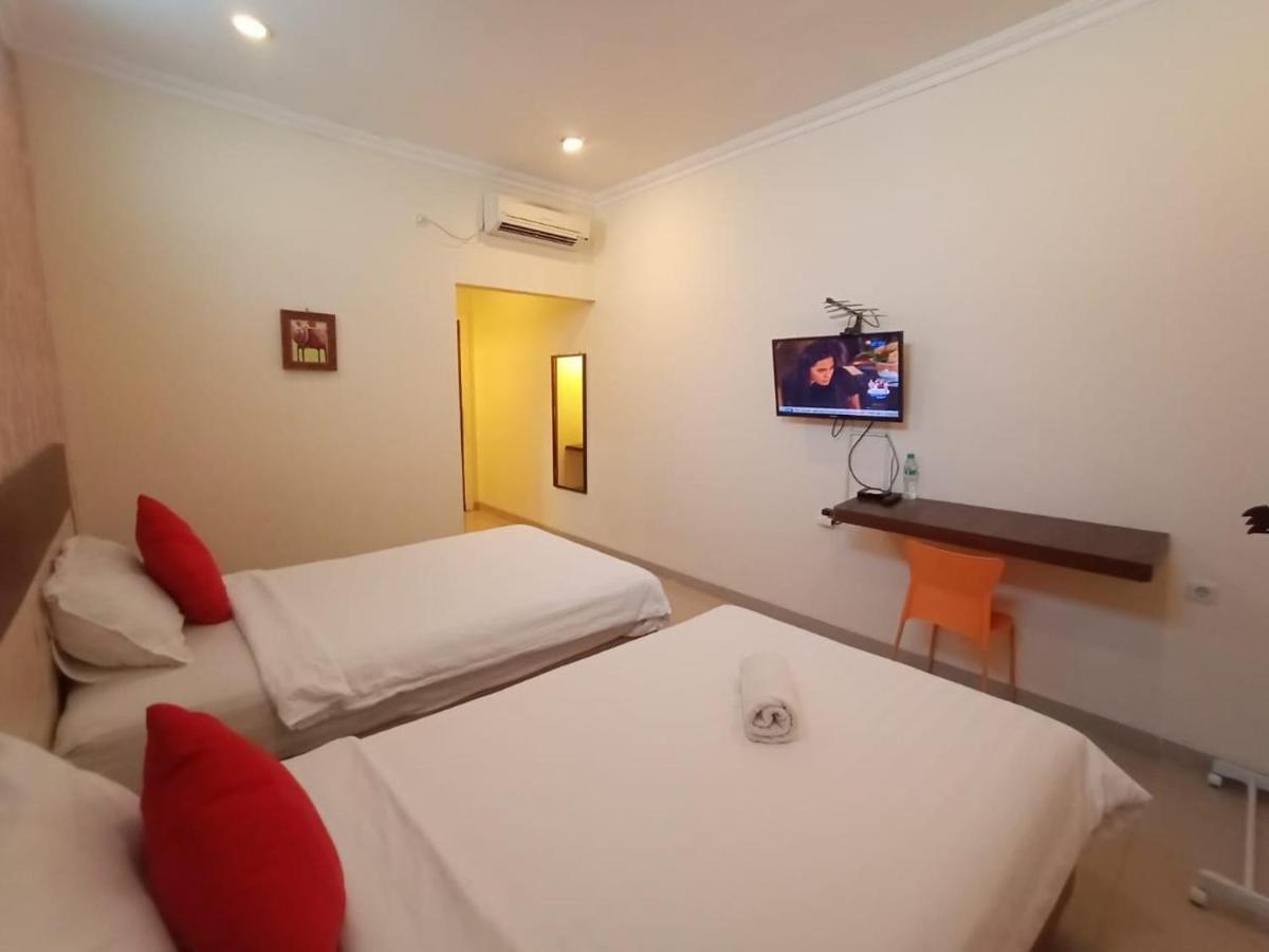 Oyo 90473 Gowin Hotel Kuta Lombok Exterior foto
