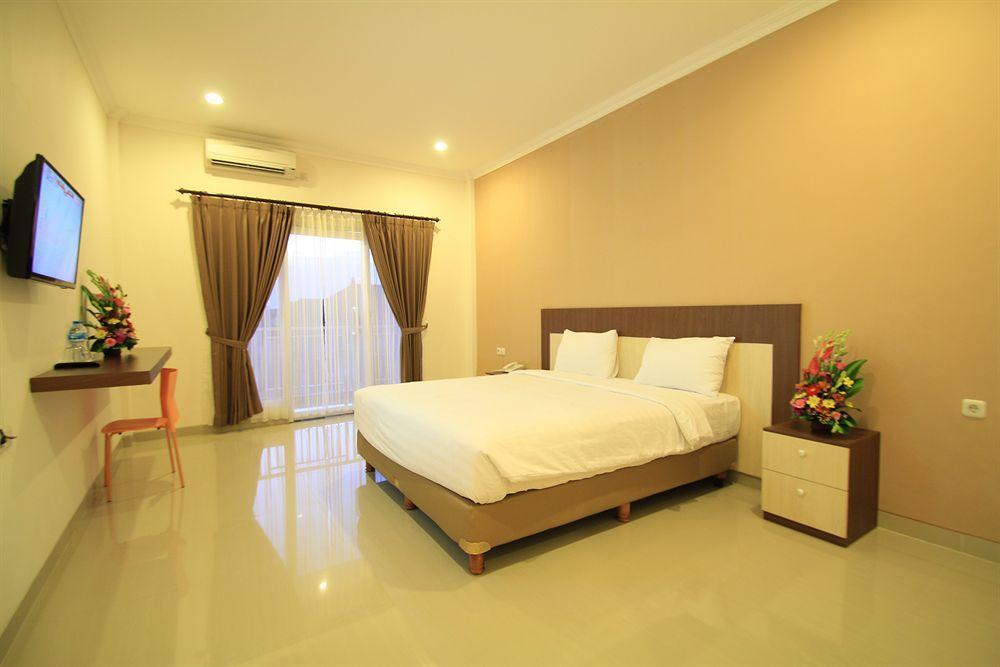 Oyo 90473 Gowin Hotel Kuta Lombok Exterior foto
