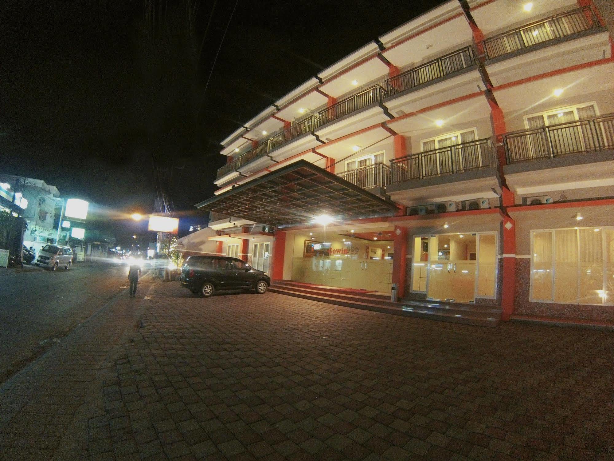 Oyo 90473 Gowin Hotel Kuta Lombok Exterior foto